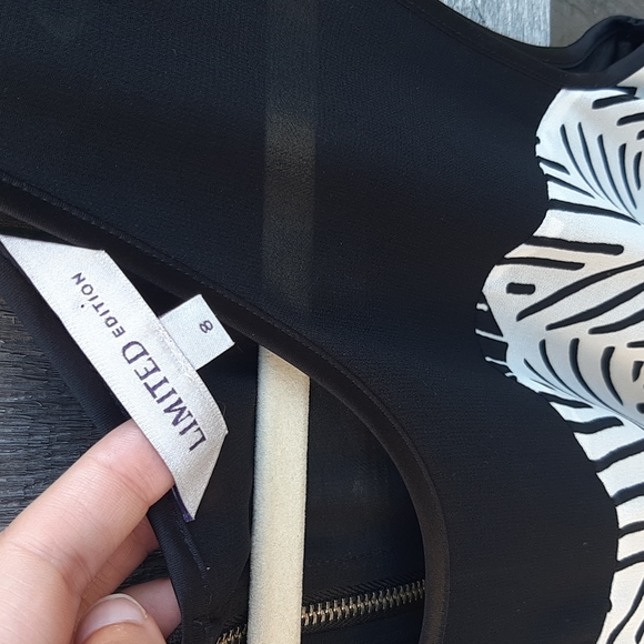 Women's Printed LIMITED Edition Dress Size 8 - Picture 6 of 7